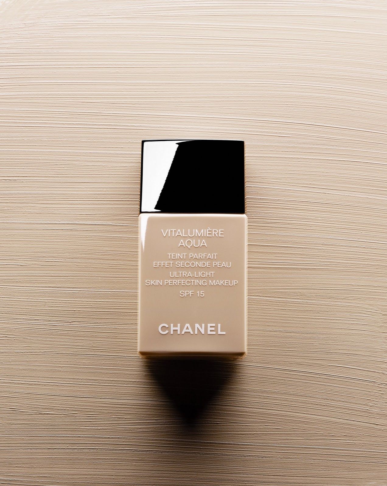 Chanel Vitalumière Aqua